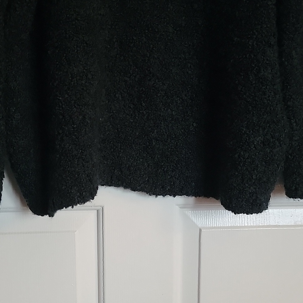 Ann Taylor's LOFT long sleeved sweater, short turtleneck, black and green, M. - Picture 8 of 8